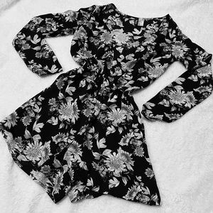 Low V cut floral romper (Worn Once)